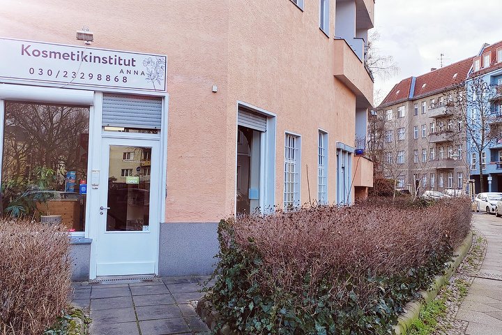 Eingang des Kosmetikinstituts von Anna in der Altmarkstraße 12